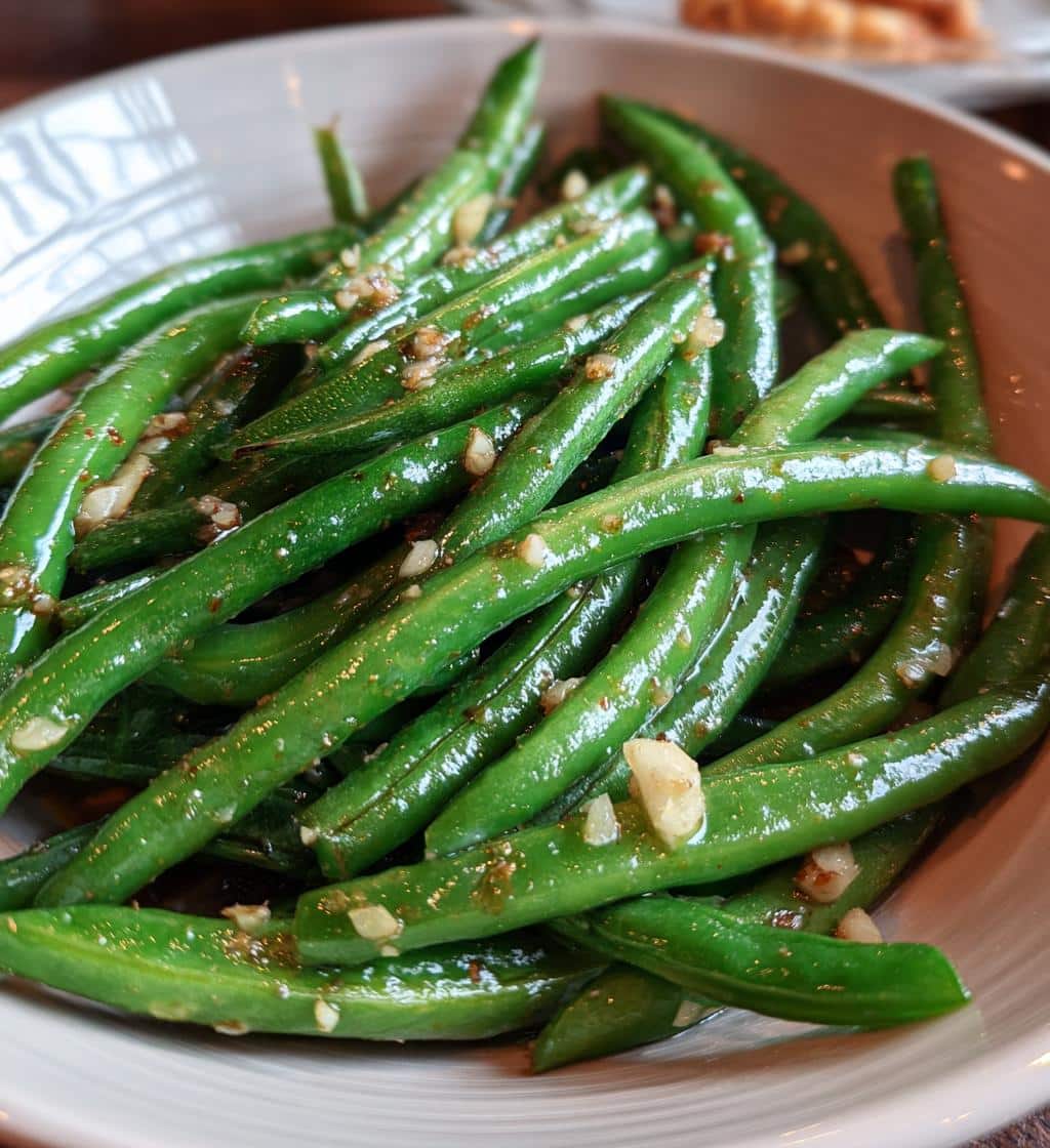 Garlic green beans - detail 1