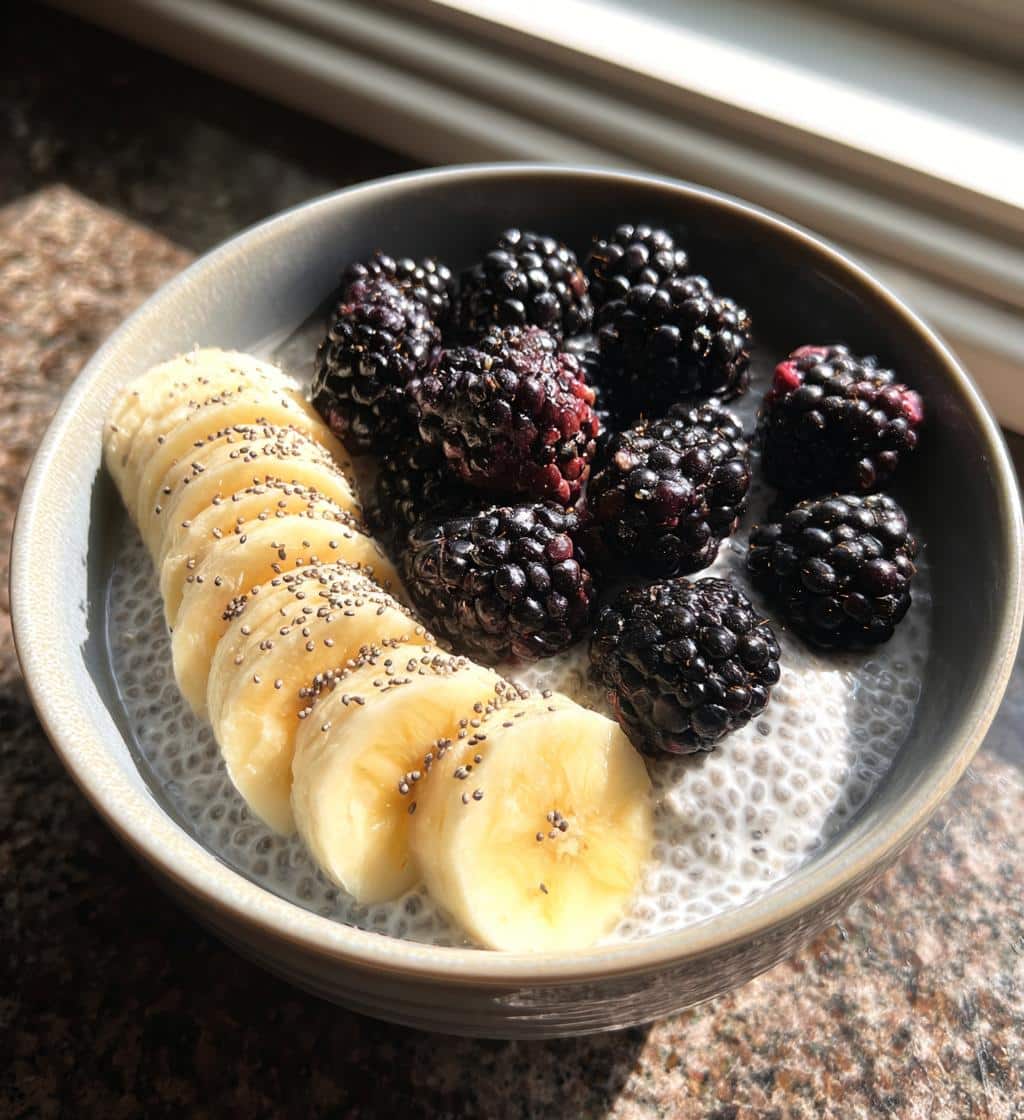 Overnight Chia Seed Pudding with Blackberries and Bananas - detail 1
