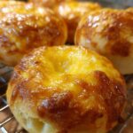 Creamy Cheddar Bagels