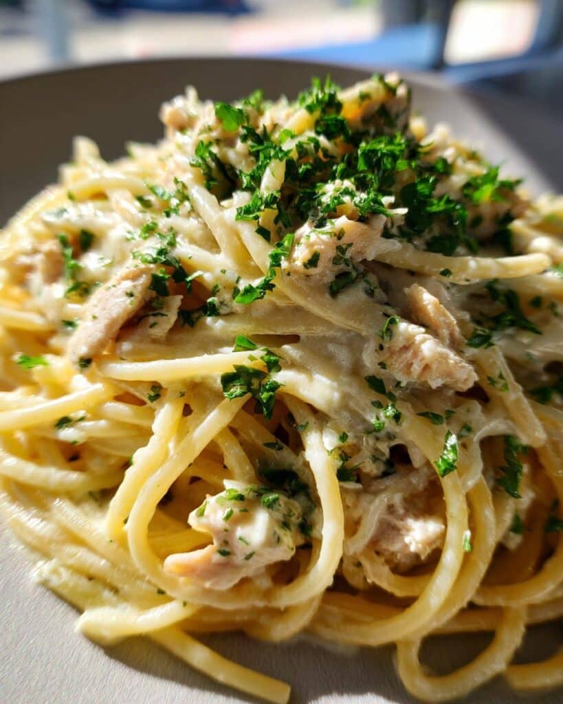 creamy garlic parmesan chicken spaghetti